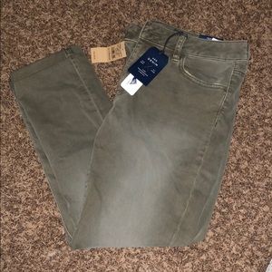 Olive green jegging crop
